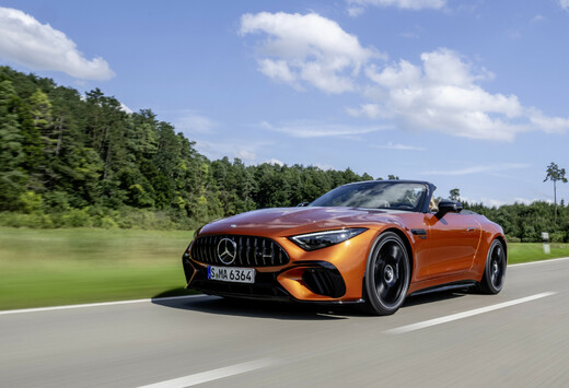 Review Mercedes-AMG SL 63 S E Performance PHEV (2025) 