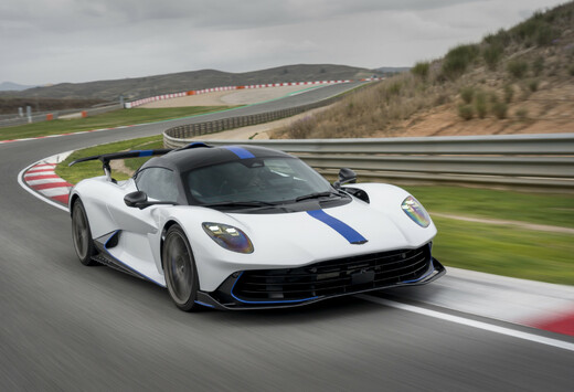 Review Aston Martin Valhalla (2026) - premier essai Moniteur Automobile