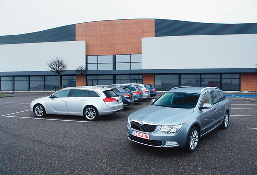 Citroën C5 Tourer 2.0 HDi, Ford Mondeo Clipper 2.0 TDCi, Opel Insignia Sports Tourer 2.0 CDTI 130, Toyota Avensis Wagon 2.0 D-4D, Skoda Superb Combi 2.0 TDI 136 & Volkswagen Passat Variant 2.0 TDI 136 : Ruimtespecialisten