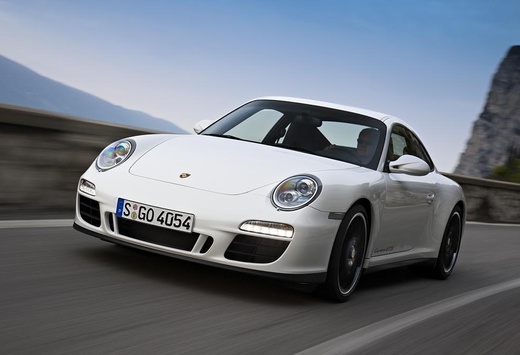 Porsche 911 Carrera GTS 