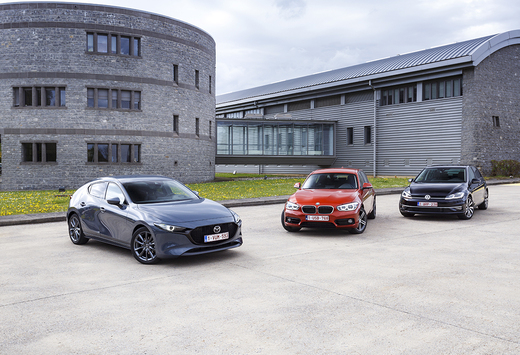 3 Compacte Middenklassers : Mazda 3, BMW 118i et VW Golf