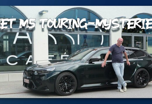 Sinds de E34 heeft elke generatie 5 Reeks een Touring-afgeleide. Wat evenwel niet opgaat voor de M5. Daar tellen we slechts 3 edities van. Hoe komt dat nu toch? Steven regelde een rendez-vous in München met de allereerste E34 M5 Touring in de hoop dat die met een antwoord komt.