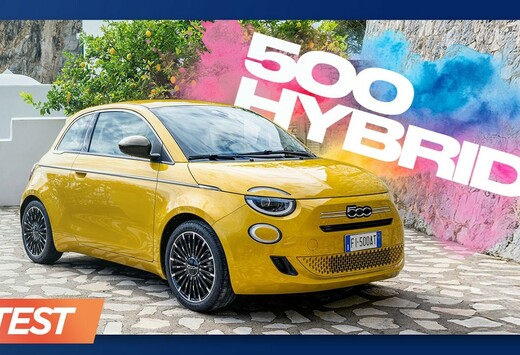 Met de nieuwe Fiat 500 Hybrid brengt de Italiaanse constructeur opnieuw een verbrandingsmotor naar zijn iconische stadswagen. Naast de elektrische 500e heb je nu ook de keuze voor een mildhybride versie met compacte Firefly-krachtbron, met als doel deze stadswagen opnieuw toegankelijk te maken voor een breder publiek.