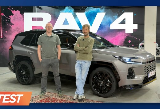 Met de nieuwe RAV4 staat er geen revolutie op de agenda, maar Toyota heeft er wel voor gezorgd dat de zesde generatie een bijzonder breed publiek zal blijven aanspreken. Dat is wel het minste wat we kunnen doen als je 15 miljoen verkochte exemplaren op de teller hebt staan. Klaas en Steven leggen de hybride SUV op de rooster.