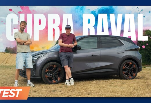 Of rijplezier en elektrische aandrijving ook in het segment van de stadsauto’s hand in hand kunnen gaan? Bij Cupra zijn ze alvast overtuigd van wel. Na de Born, die zopas nog licht opgefrist werd, komt het echte nieuws van deze Raval, genoemd naar een hippe buurt in Barcelona. Steven en Klaas leggen de Spaanse VW ID. Polo over hun knie.