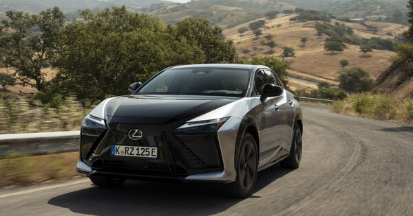 Essai Lexus RZ 550e F Sport (2025) - avec yoke et steer-by-wire ...