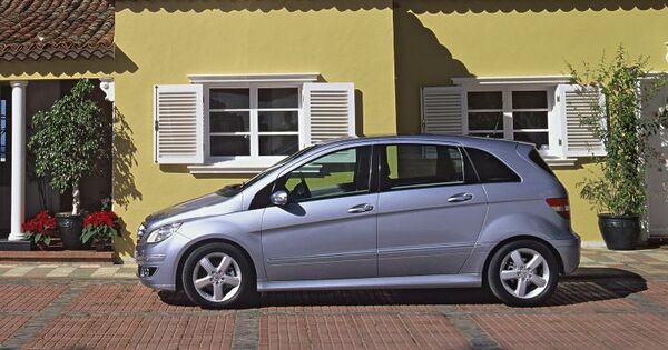 Test Mercedes B 180 Cdi B 200 Cdi Autotronic Autogids Test Mercedes B 180 Cdi B 200 Cdi Autotronic Autogids
