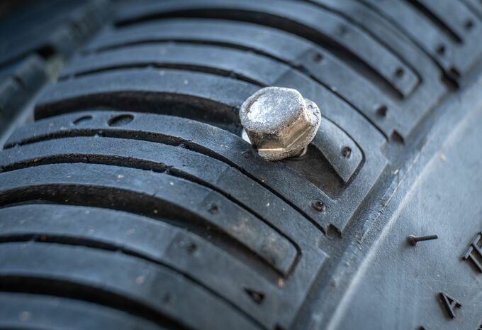 Comment réparer un pneu crevé - NAPA Pièces d'auto - Blogue NAPA Canada