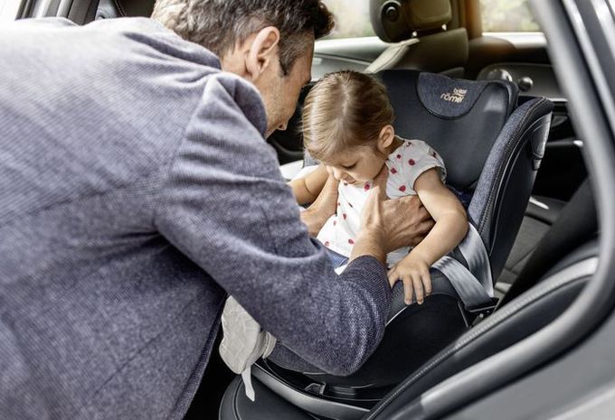overdrijven Graden Celsius Barry Kinderzitjes en kinderen in de auto | AutoGids