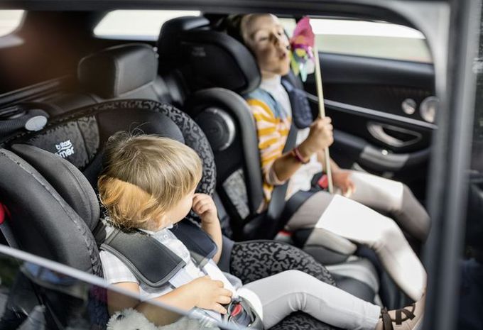 minstens Verrast zijn gespannen Kinderzitjes en kinderen in de auto | AutoGids