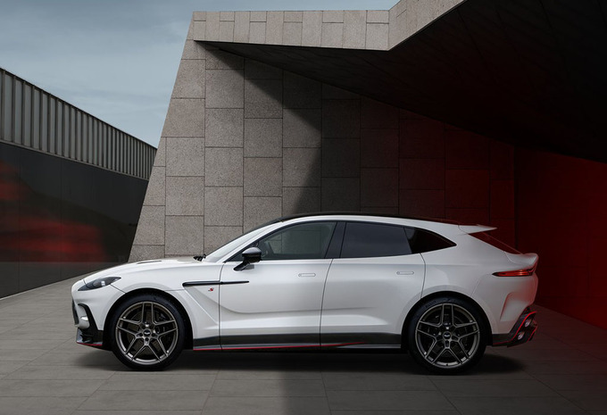 Aston Martin DBX DBX S