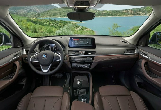 BMW X1 sDrive18i (100 kW)