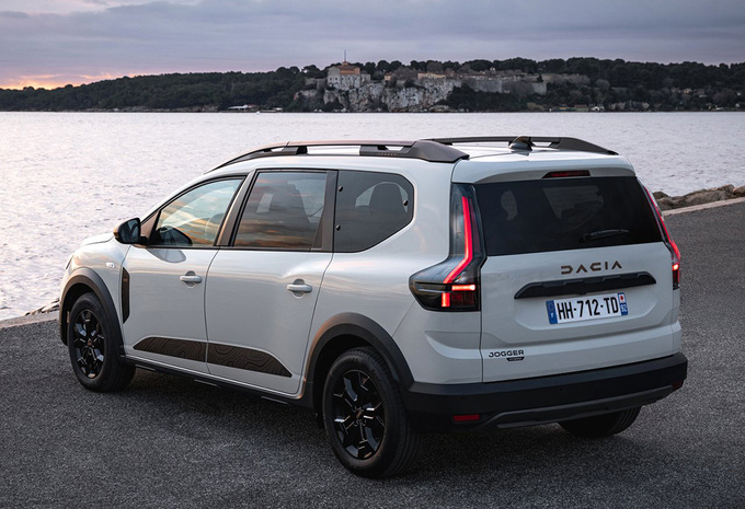 Dacia Jogger Hybrid 155 Journey