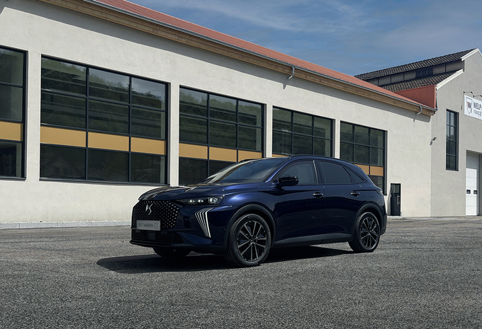 DS DS 7 E-Tense 4x4 300 PERFORMANCE Line +