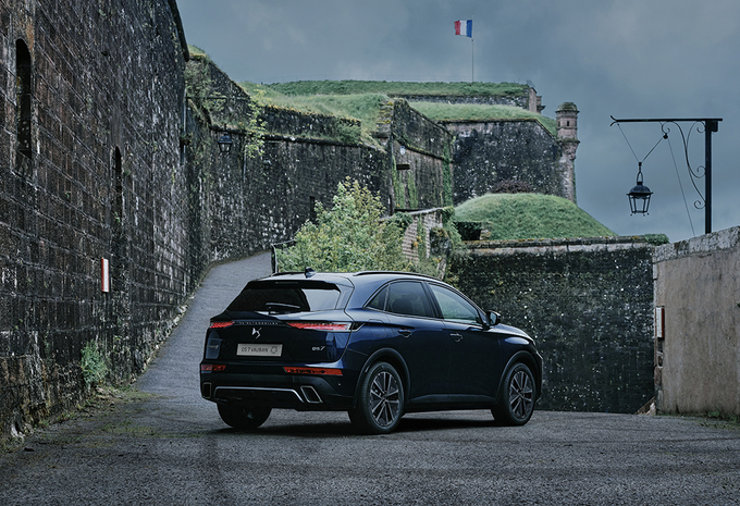 DS DS 7 E-Tense 4x4 300 PERFORMANCE Line +