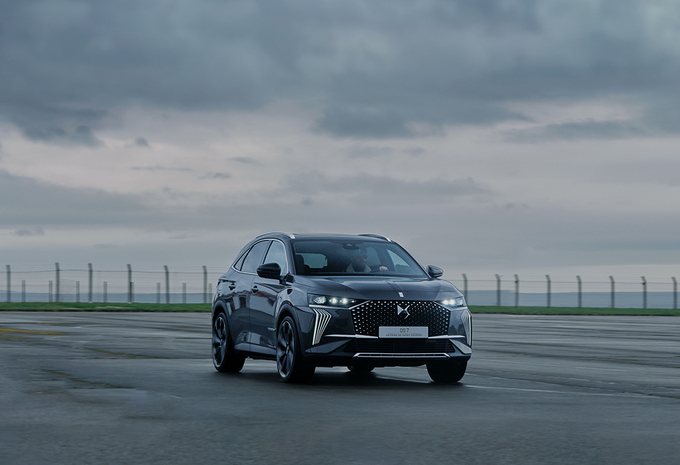DS DS 7 E-Tense 4x4 300 PERFORMANCE Line +