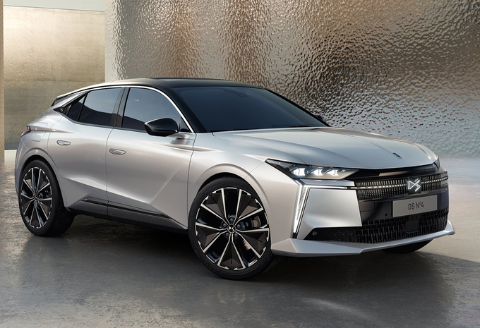 DS No 4 HYBRID 145 Automatic Etoile Alcantara