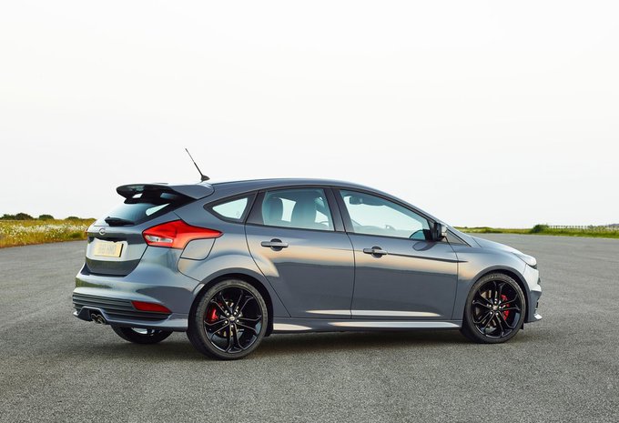 Ford Focus 5p 1.0i EcoB. 92kW S/S Red&Black Edition