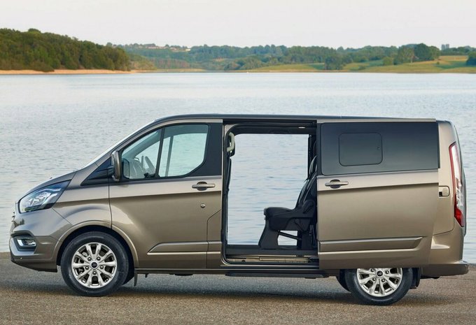 Ford Tourneo Custom 320S 2.0TD130ch/96Kw mHEV M6 Ambiente