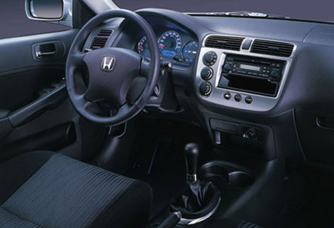 Honda Civic 4p 1.3 i-DSi