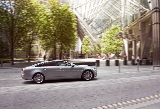 Jaguar XJ 2.0 I4 Ti Privilege Plus Edition