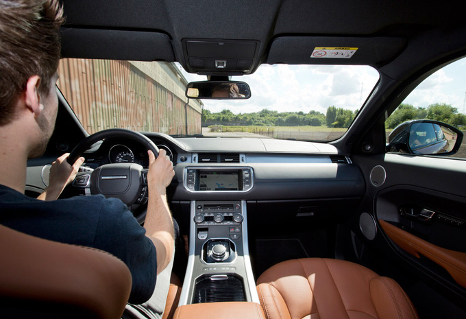 Land Rover Range Rover Evoque 3d 2.0 SI4 4WD Aut Dynamic Lounge Ed coupe