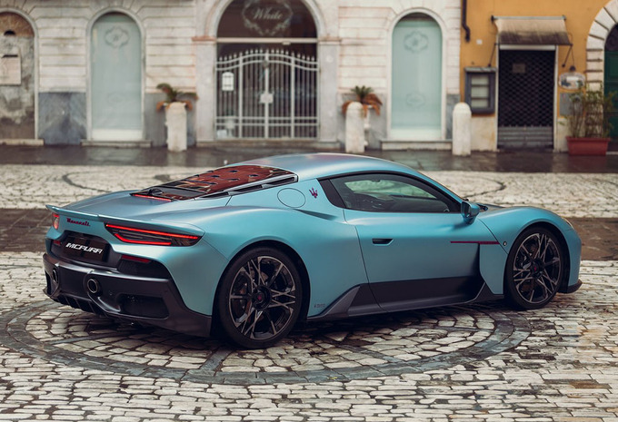 Maserati MC 3.0 V6 DCT GT2 Stradale