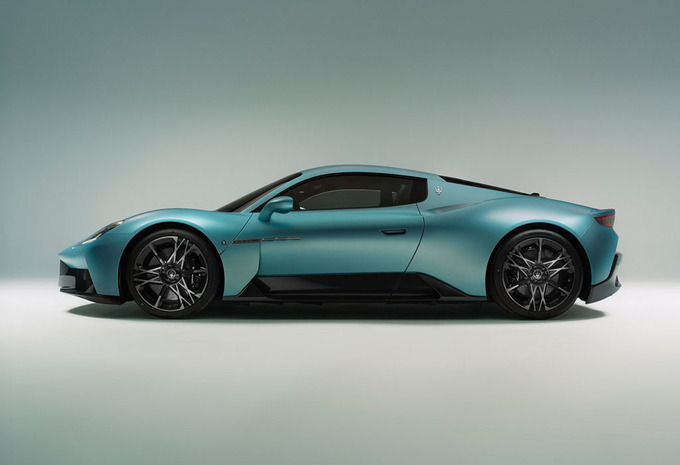 Maserati MC 3.0 V6 DCT GT2 Stradale