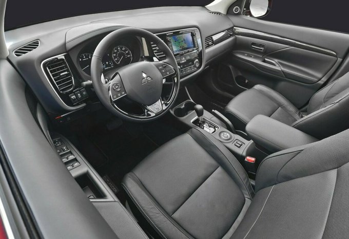 Mitsubishi Outlander 2.2 Di-D Auto 4WD 7pl. Instyle Premium