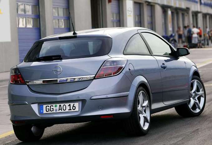 Opel Astra GTC 1.7 CDTI 100 Sport