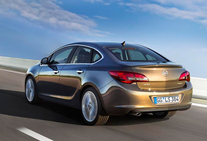 Opel Astra Sports Sedan 1.6 Essentia