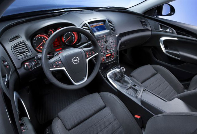 Opel Insignia 5p 1.8 Edition