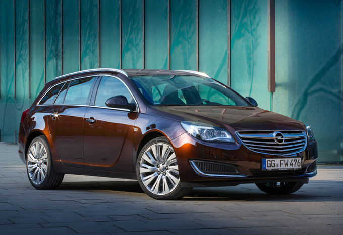 Opel Insignia Sports Tourer 2014 - Modèles et versions