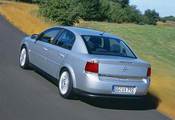 Opel Vectra 4p 2.0 DTI Elegance