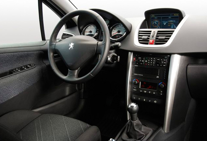 Peugeot 207 5p 1.6 HDi 90 Navteq