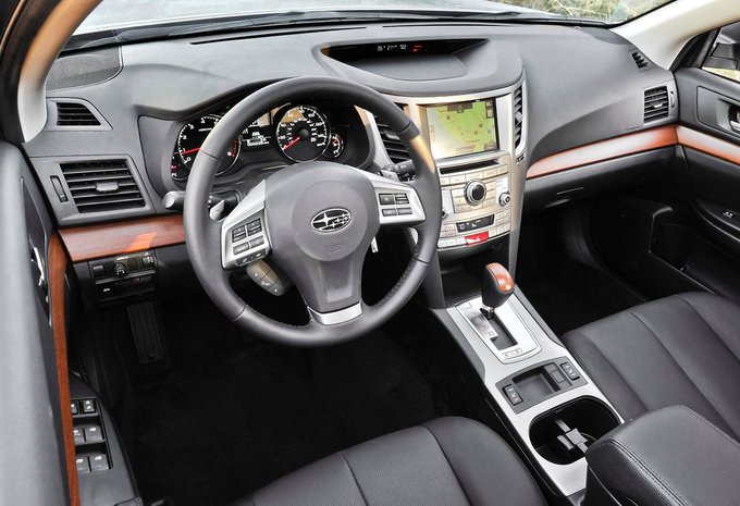 Subaru Outback 2.0D-X Luxury Lineartronic CVT