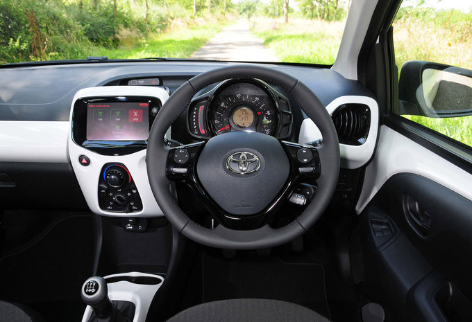 Toyota Aygo 3p 1.0 VVT-i x-clusiv