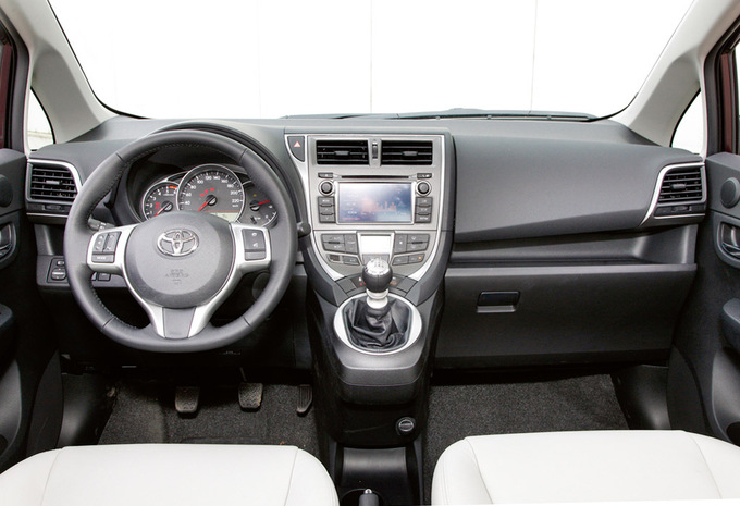 Toyota Verso-S 1.33 Dual VVT-i Comfort Multidrive S