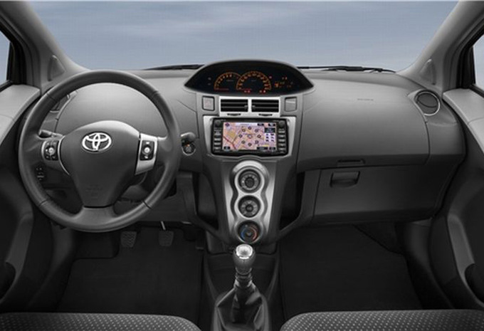 Toyota Yaris 3p 1.0 VVT-i Linea +
