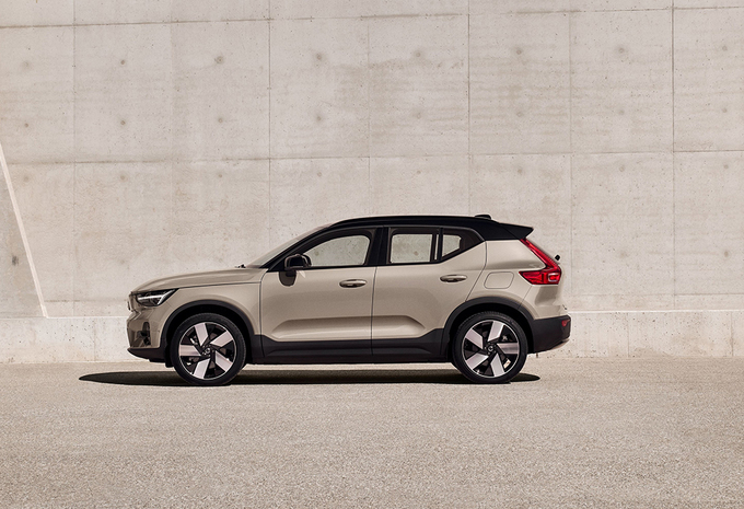 Volvo EX40 Single Motor Extended Range Core