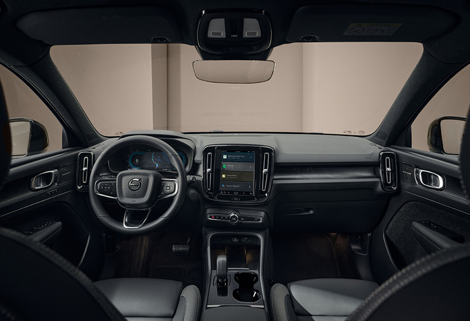 Volvo EX40 Single Motor Extended Range Core