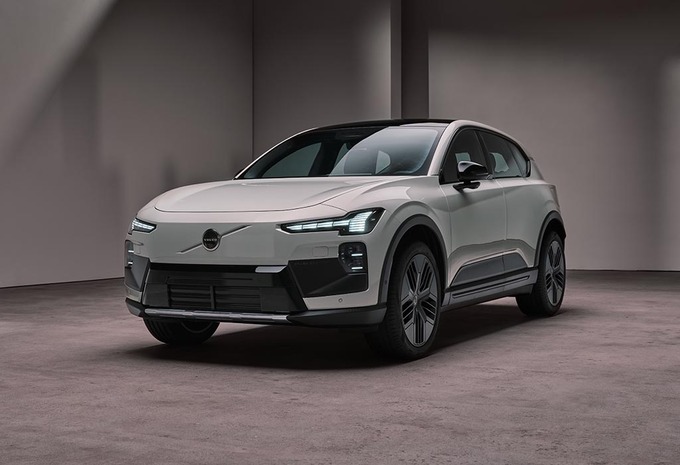 Volvo EX60 Cross Country P10 AWD Plus First Edition