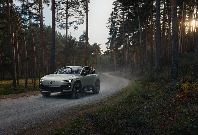 Volvo EX60 Cross Country P10 AWD Plus First Edition