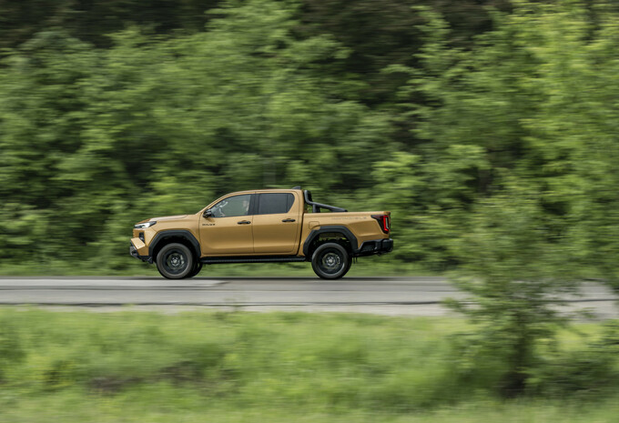 Review Toyota Hilux 2.8 Diesel Hybrid 48V (2026) - eerste test AutoGids 