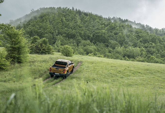 Review Toyota Hilux 2.8 Diesel Hybrid 48V (2026) - eerste test AutoGids 