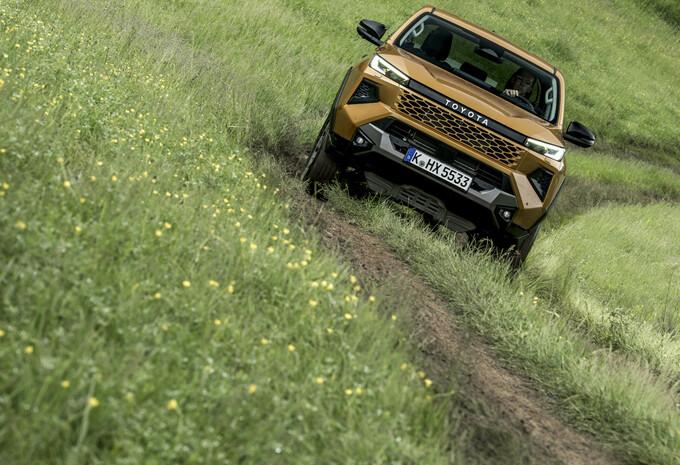 Review Toyota Hilux 2.8 Diesel Hybrid 48V (2026) - eerste test AutoGids 