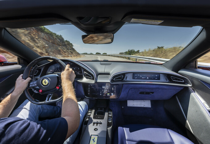 Review Ferrari Amalfi Spider (2026) - eerste test AutoGids