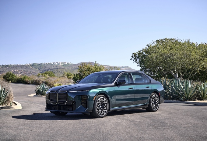Preview BMW i7 60 xDrive (2027)