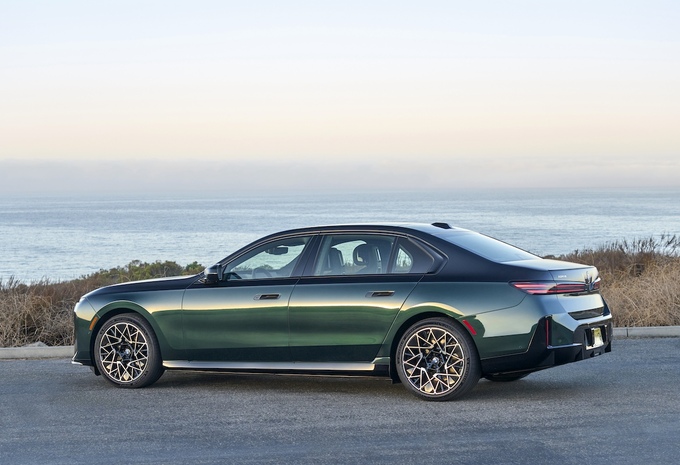 Preview BMW i7 60 xDrive (2027)