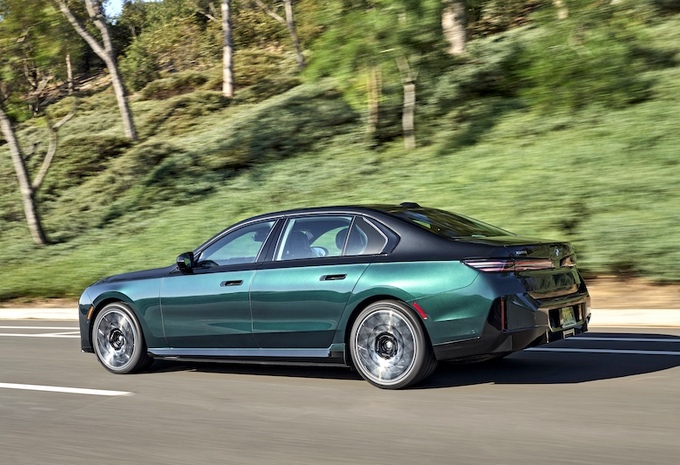 Preview BMW i7 60 xDrive (2027)